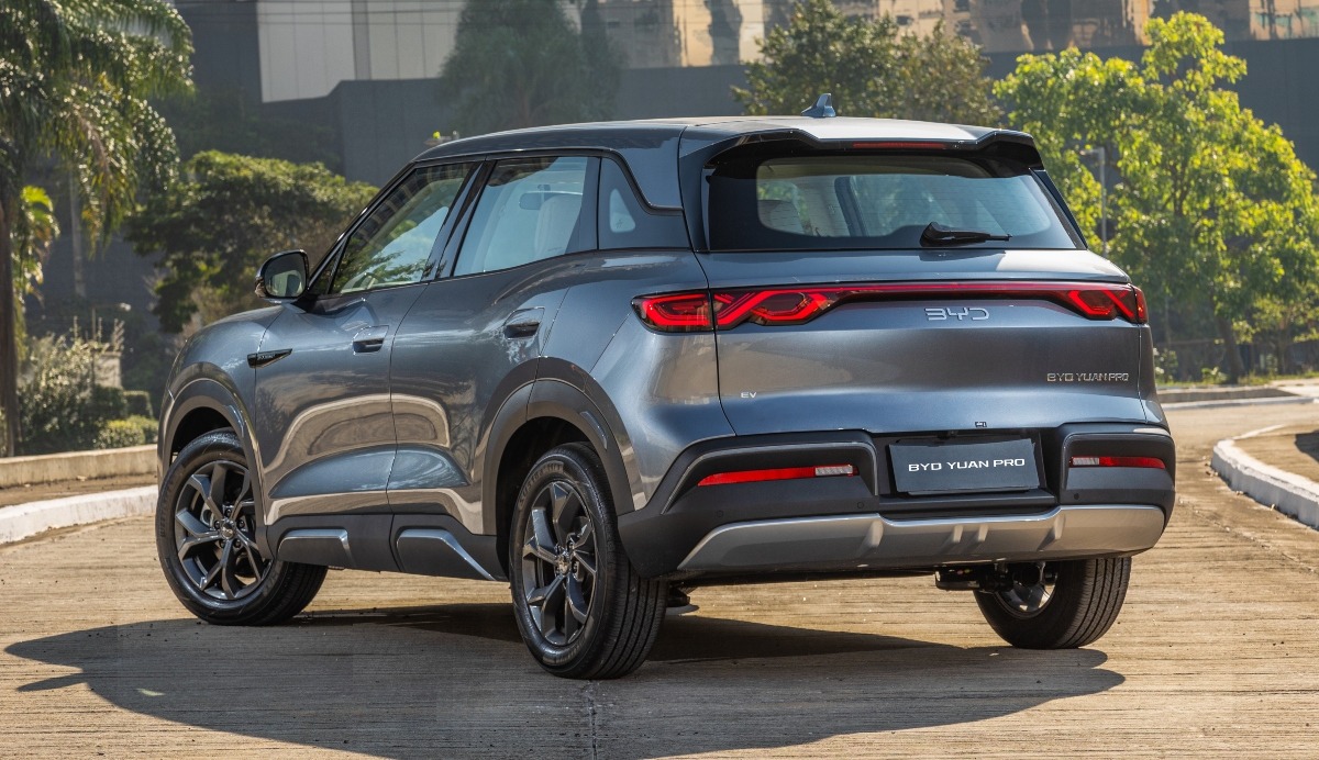 Vista trasera del BYD Yuan Pro, uno de los modelos más representativos de BYD autos en el segmento de SUVs eléctricos.